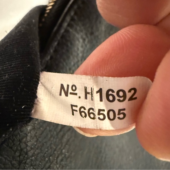 Coach Horse & Carriage Black Pebbled Leather Double Zip Wallet - Picture 8 of 12